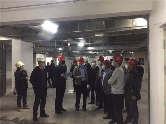 工程建设，我们在现场