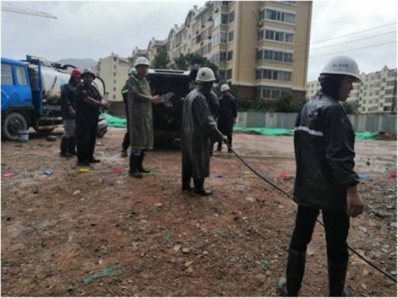 明珠监理抗击暴雨积水第一线