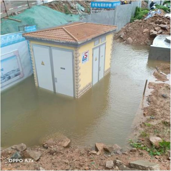 严重遭水淹的配电箱