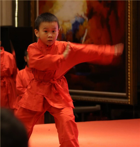 小小少年虎虎生风