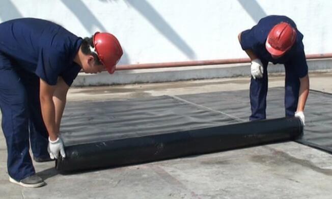 青岛明珠金科阳光美镇项目进行防水工作