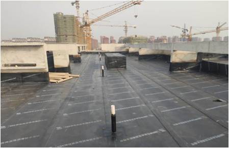 三方共同验收，确保防水卷材细部处理到位