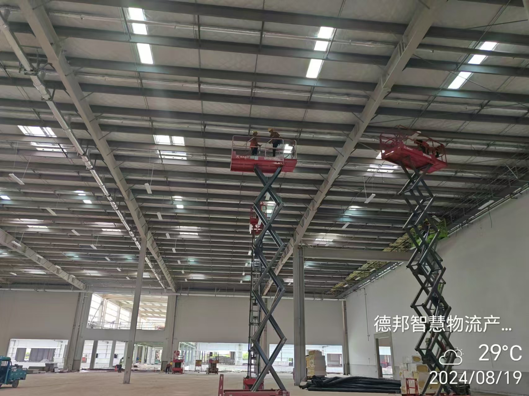 明珠监理｜德邦智慧物流产业园项目库区灯具安装样板验收