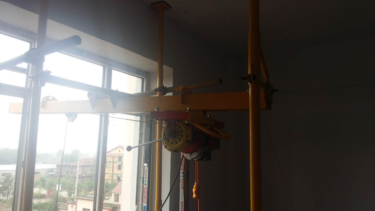 明珠国学学校项目组装小型吊装机械